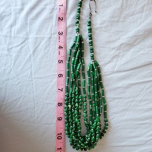 FREE WITH ANY PURCHASE 🥳3/$16🥳-Green earthy boho necklace.